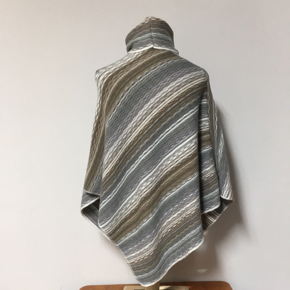 Poncho OSFA - Picture 5 of 8
